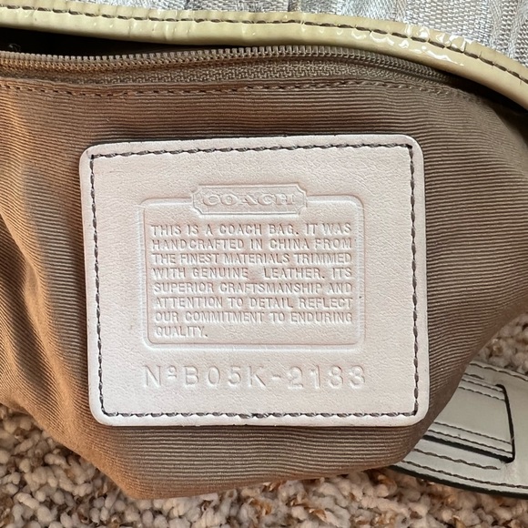 Coach Off White Ivory Signature Hobo Bag and Leather Buckle Wallet - Picture 5 of 8